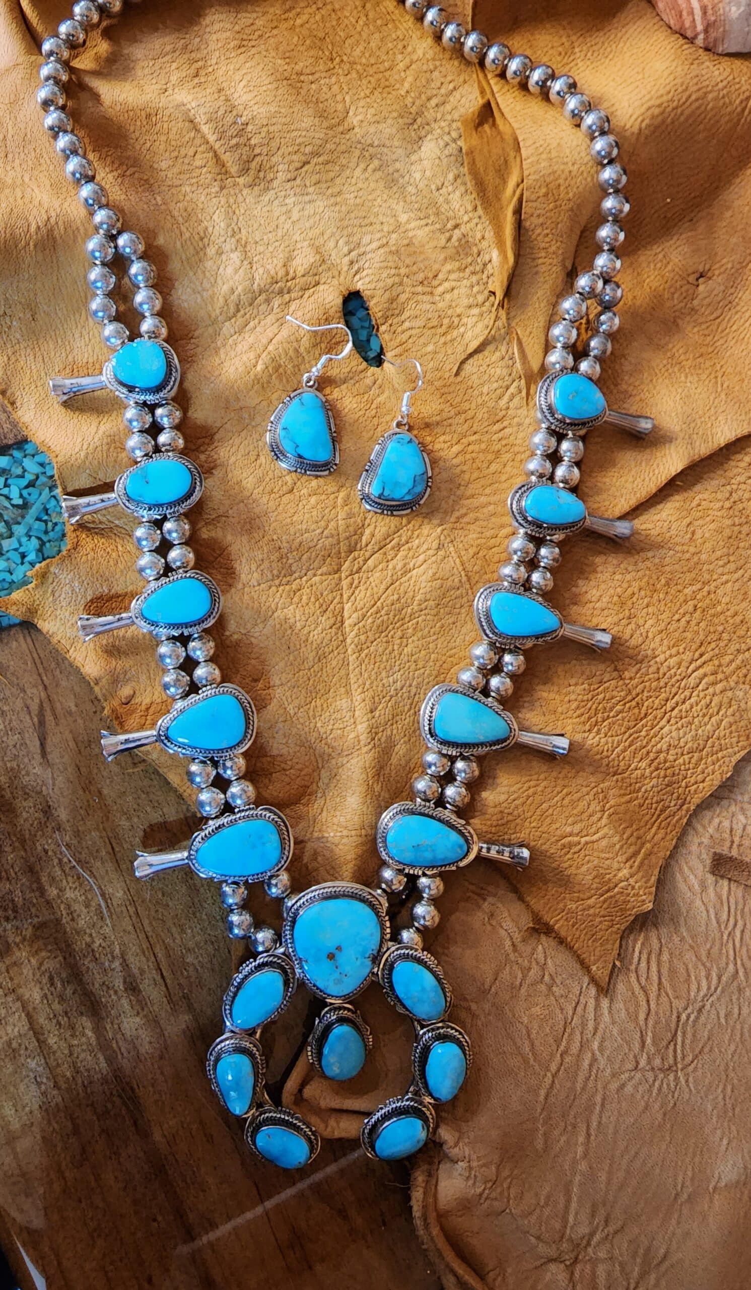 Show-stopping Native American Navajo Kingman Turquoise Sterling Silver Ring Signed Show-stopping Native American Navajo Kingman Turquoise Sterling Silver Ring Signed