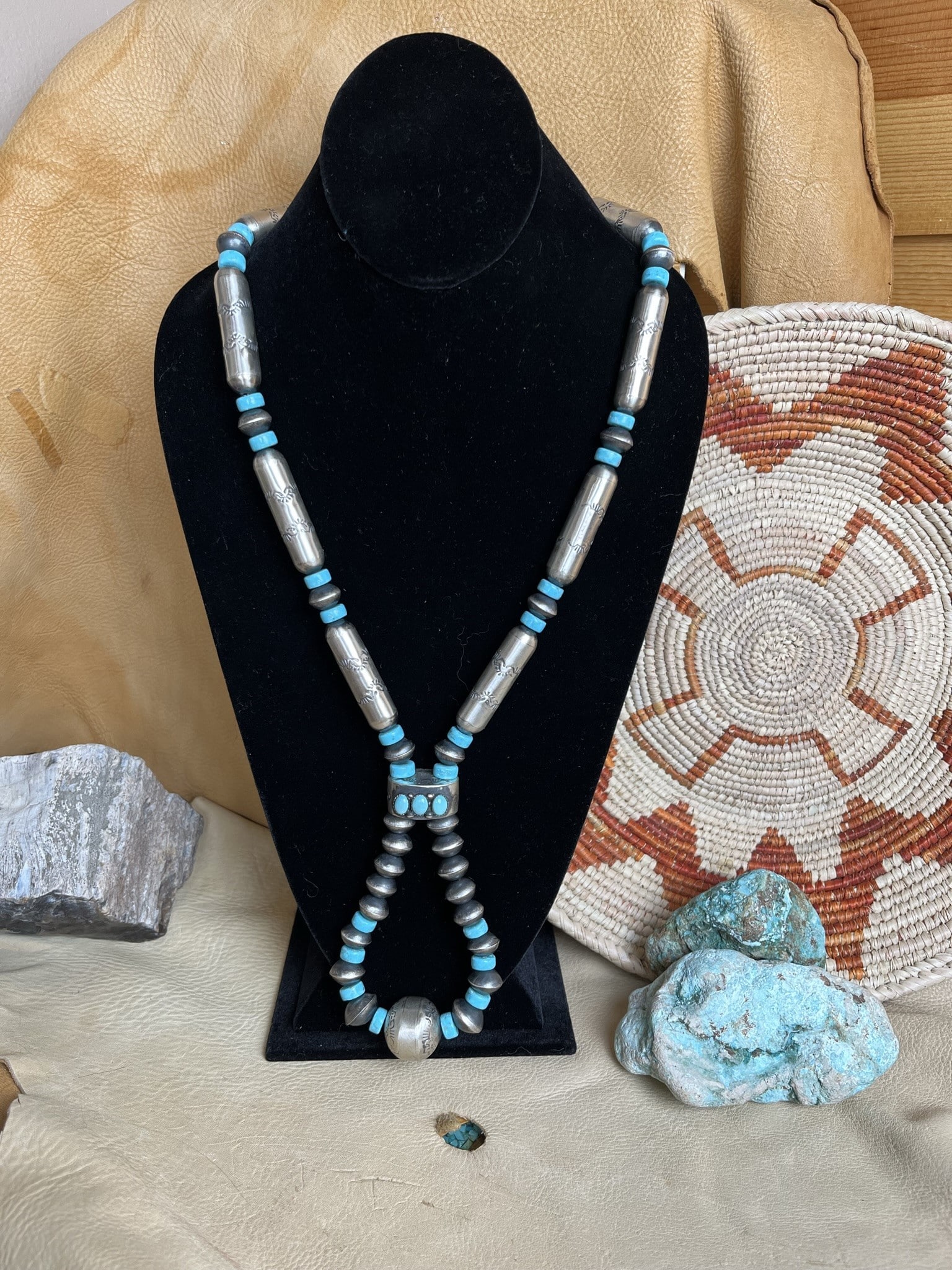 Astounding Vintage Native American Navajo Kingman Turquoise Sterling Silver Necklace With Jacla Astounding Vintage Native American Navajo Kingman Turquoise Sterling Silver Necklace With Jacla