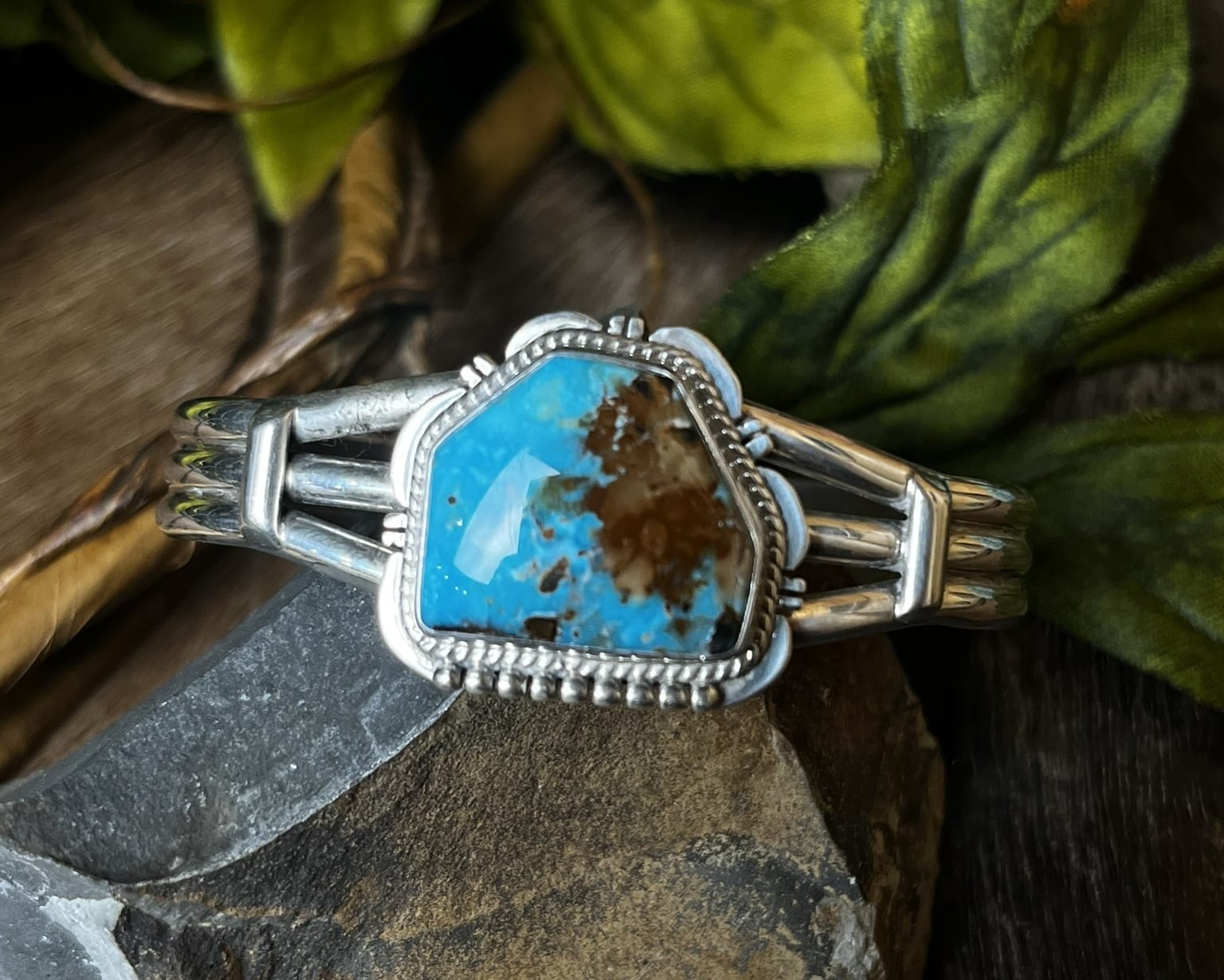 Vibrant Zuni Kingman Turquoise Sterling Silver Bracelet Native American Vibrant Zuni Kingman Turquoise Sterling Silver Bracelet Native American