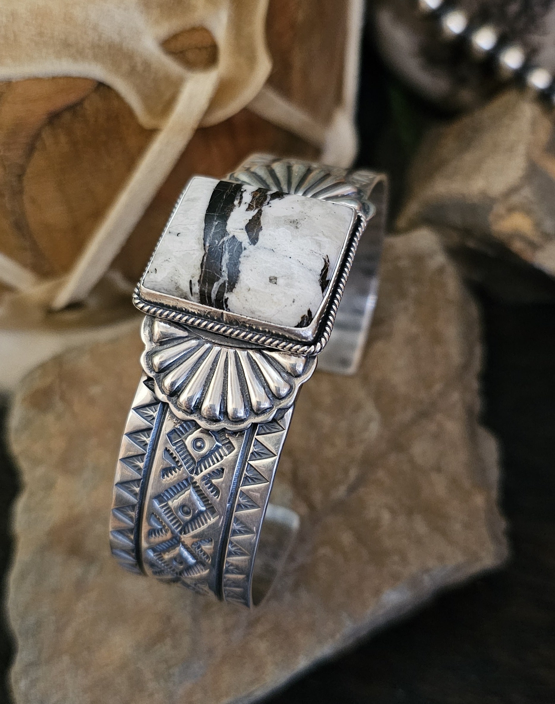 Detailed Flank Native American Navajo Pilot Mountain Turquoise Sterling Silver Bracelet Detailed Flank Native American Navajo Pilot Mountain Turquoise Sterling Silver Bracelet